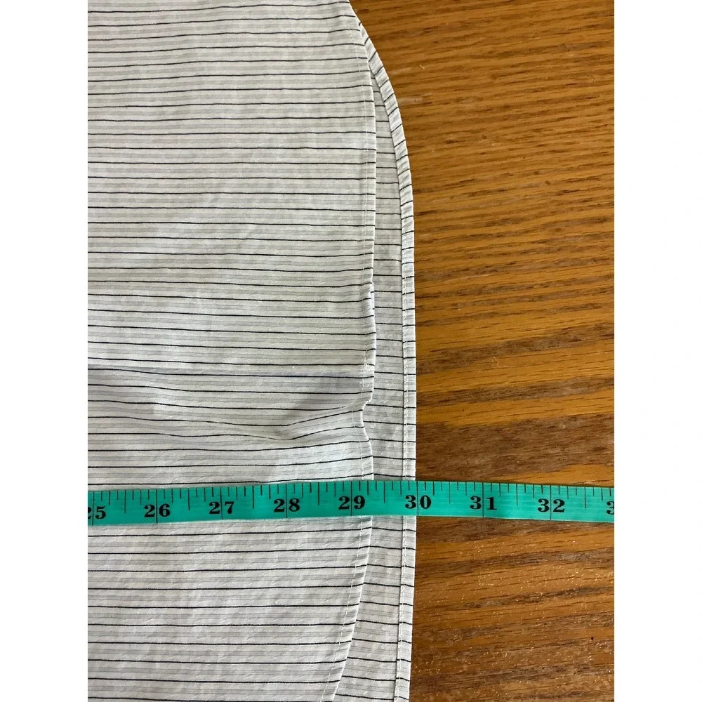 Banana Republic Button Up Men's Medium Long Sleeve Striped‎